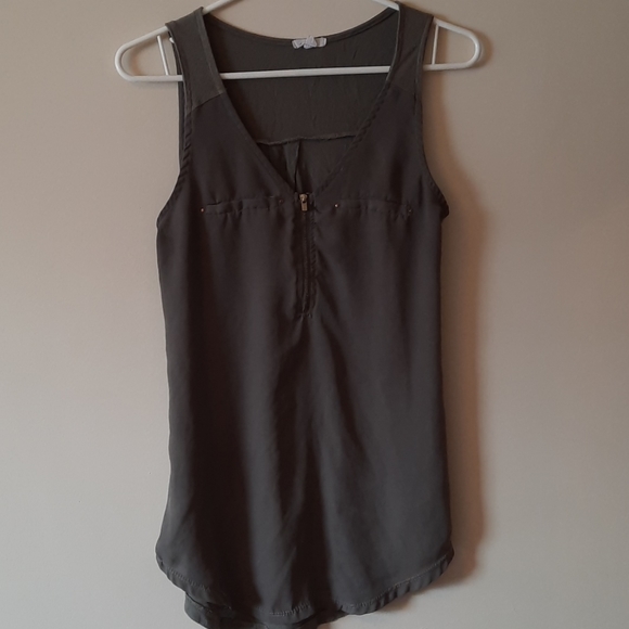 Green Summer Tank Top - Picture 2 of 3